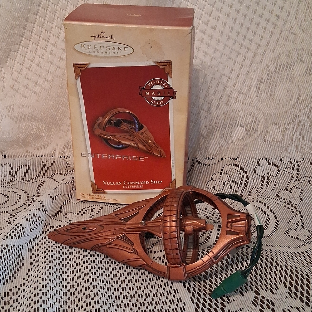 2004 Hallmark Vulcan Command Ship Ornament With Lights 6189